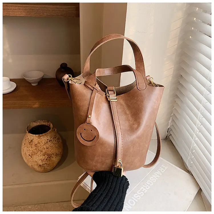 Black Leather Shoulder Messenger Bag for Women 2023 — feature 10