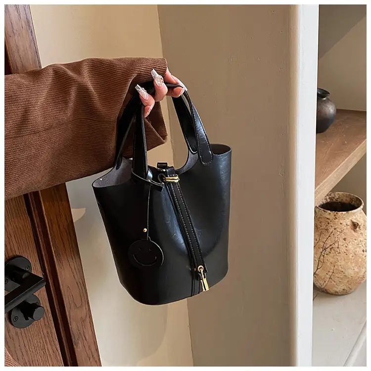 Black Leather Shoulder Crossbody Bag for Women 2026 — feature 17