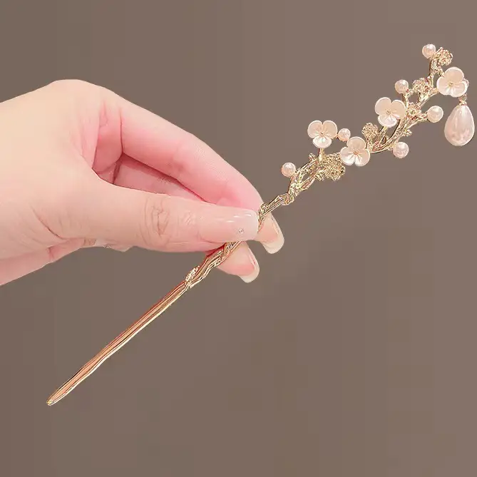 Ancient Red Pearl Lily Hairpin with Tassel Design - Image 4