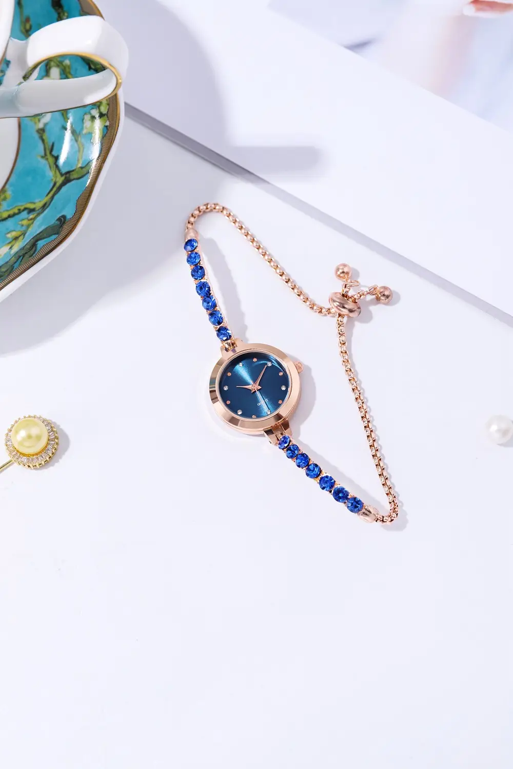 Women's Rhinestone Bracelet Watch Rose Gold Black Dial — feature 2