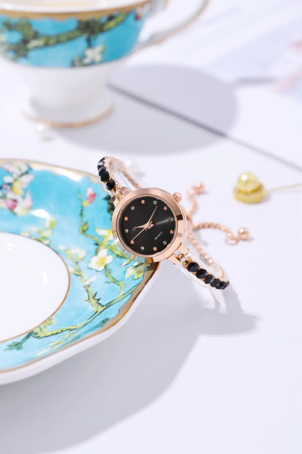 Women's Rhinestone Bracelet Watch Rose Gold Black Dial — feature 4