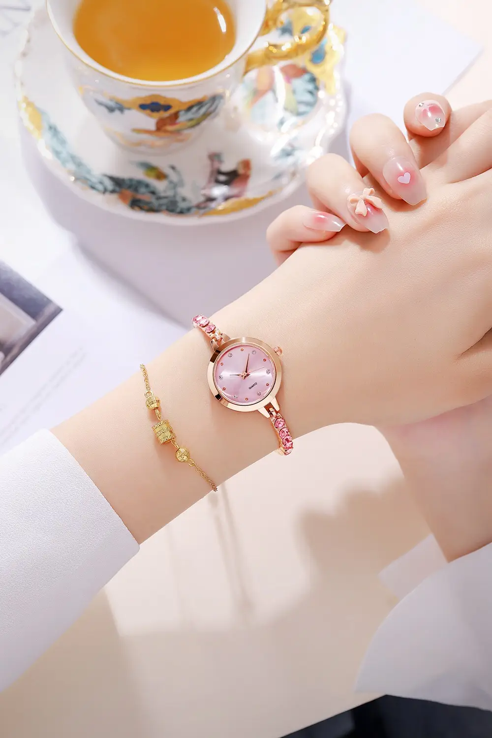 Women's Rhinestone Bracelet Watch Rose Gold Black Dial — feature 5