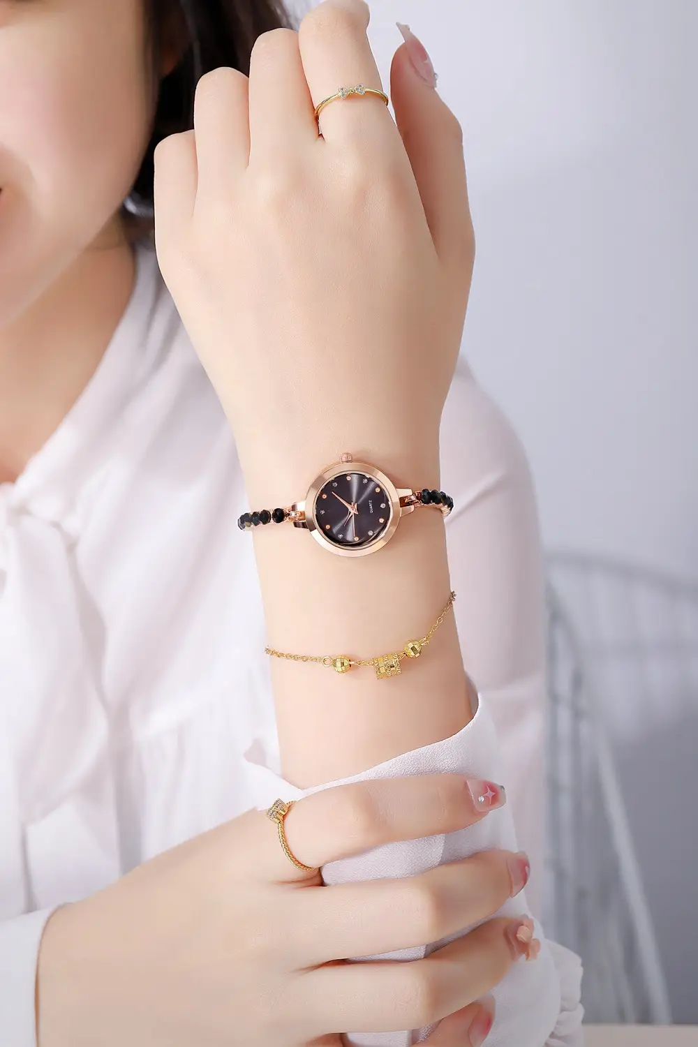 Women's Rhinestone Bracelet Watch Rose Gold Black Dial — feature 6