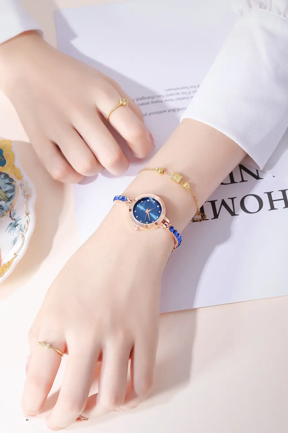 Women's Rhinestone Bracelet Watch Rose Gold Black Dial — feature 7