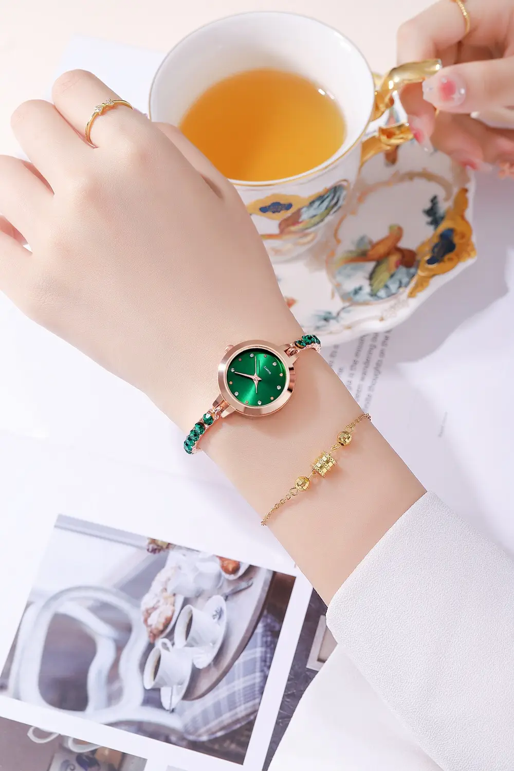 Women's Rhinestone Bracelet Watch Rose Gold Black Dial — feature 9