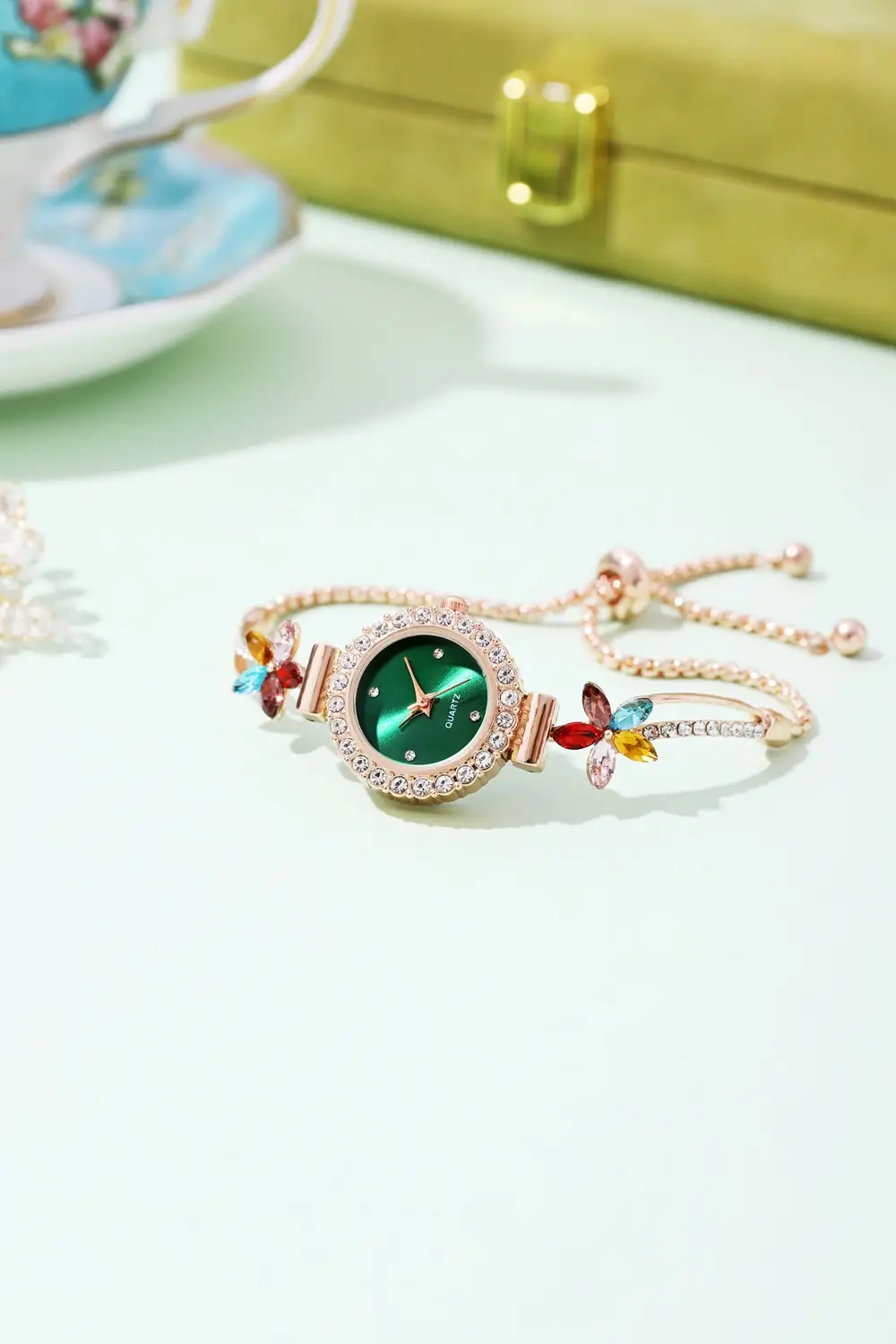 Women's Cross-Border Diamond Petal Bracelet Watch Set — feature 2