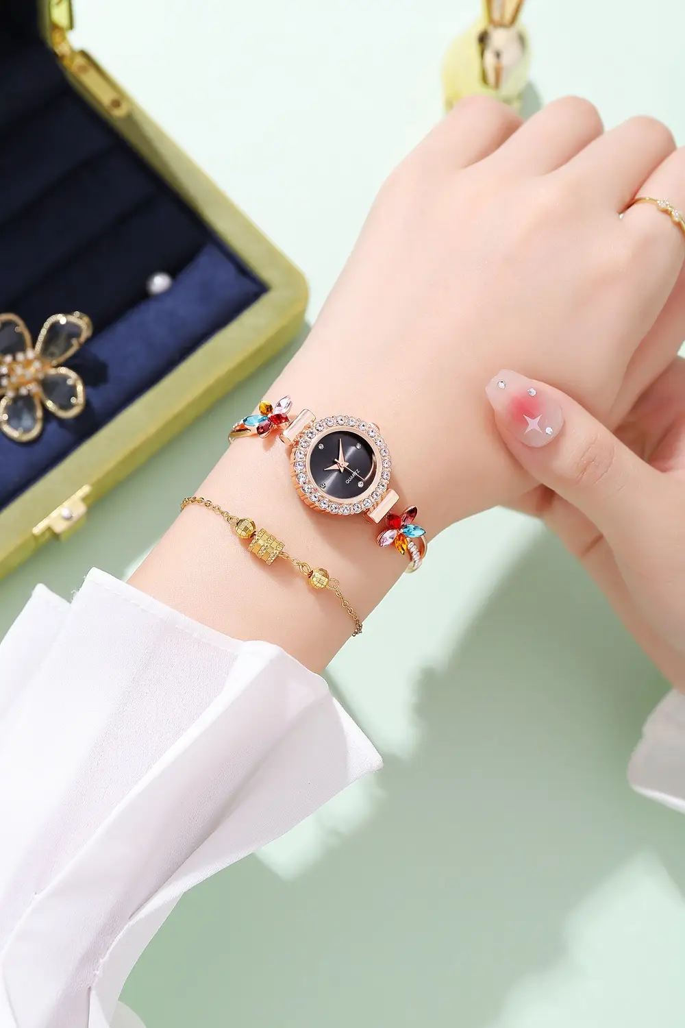 Women's Cross-Border Diamond Petal Bracelet Watch Set — feature 6