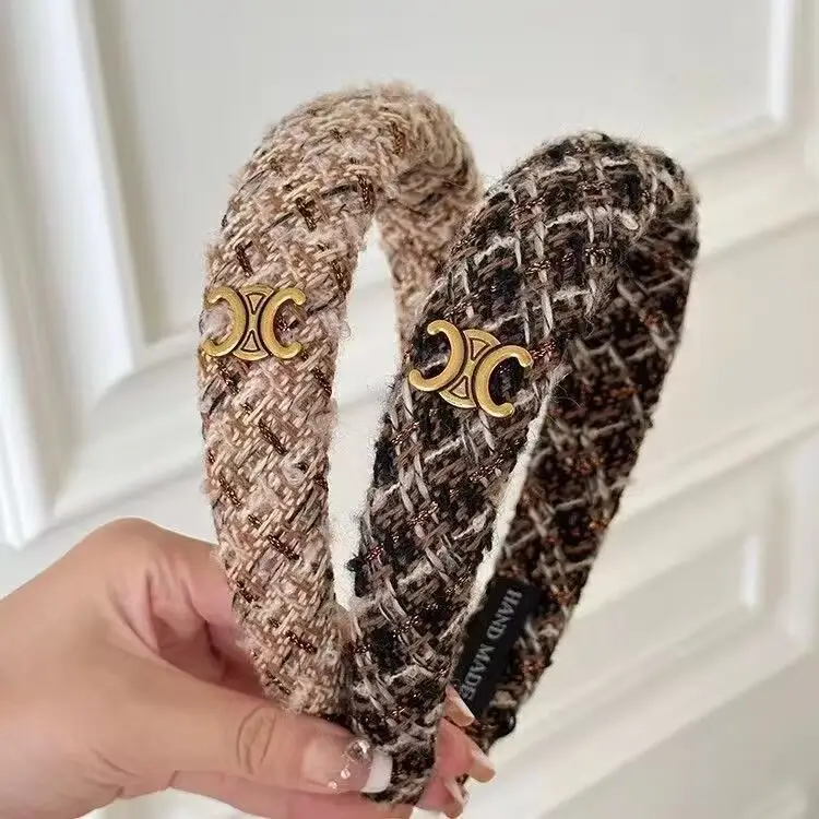 French Retro Wool Knitted Letter Headband 2023 — feature 5