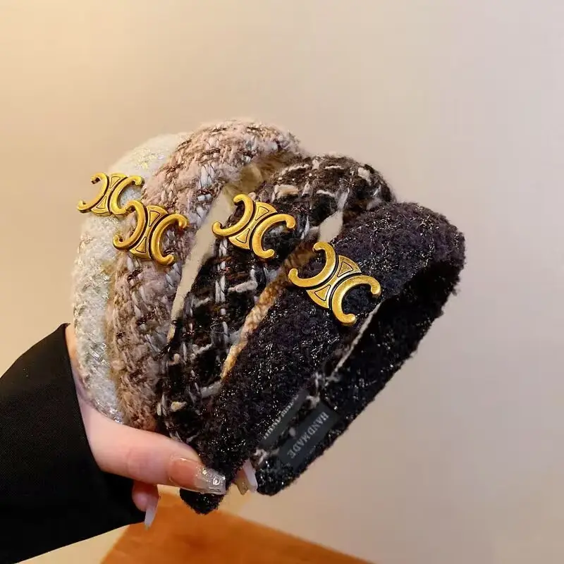 French Retro Wool Knitted Letter Headband 2023 — feature 6