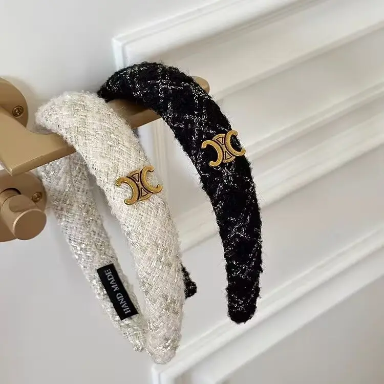 French Retro Wool Knitted Letter Headband 2023 — feature 9
