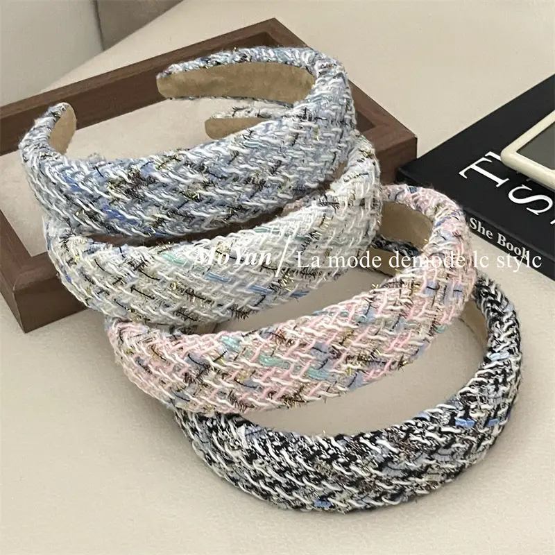 Women's Wool Textured Headband for Winter Outings - Image 7
