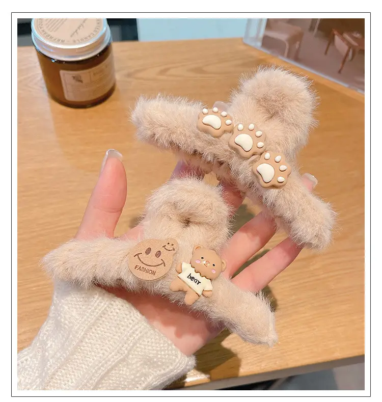 Plush Bear Shark Hairpin with Cute Bear Design — feature 7