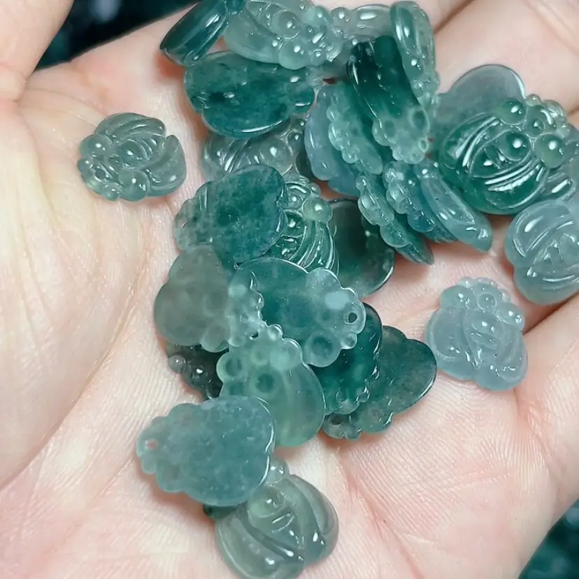 Ice Bottom Blue Jade Water Bee Pendant Natural Grade — feature 5