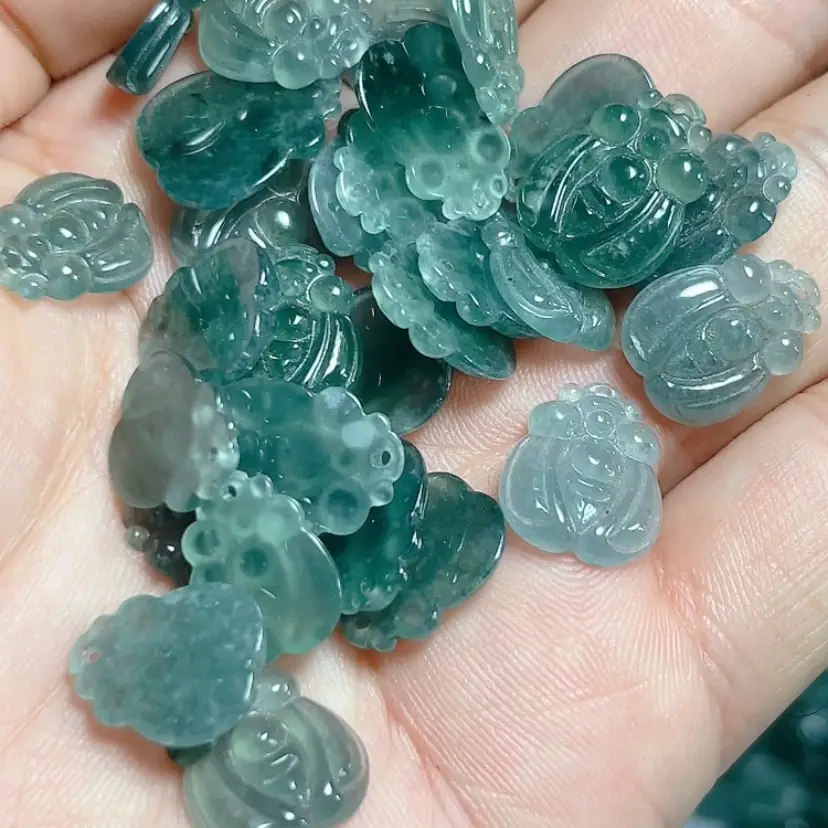 Ice Bottom Blue Jade Water Bee Pendant Natural Grade — feature 6
