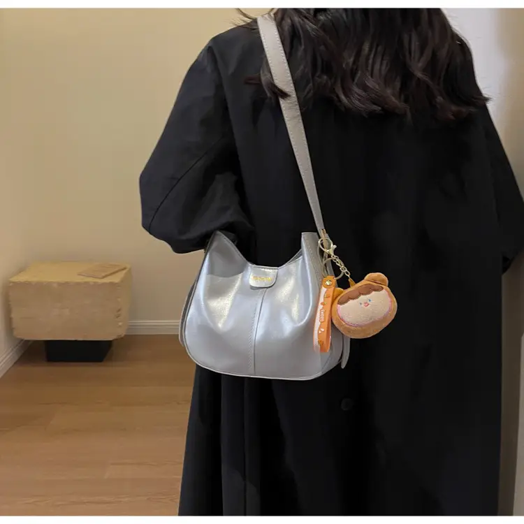 Soft Leather Shoulder Bag for Women 2023 Winter Style — feature 10