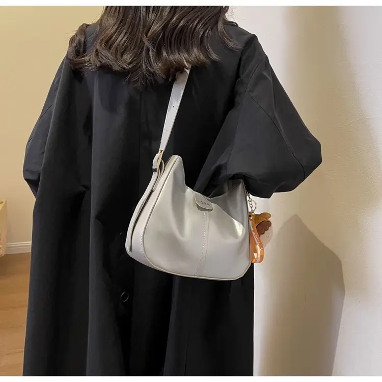 Soft Leather Shoulder Bag for Women 2023 Winter Style — feature 11