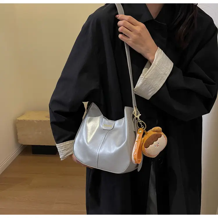 Soft Leather Shoulder Bag for Women 2023 Winter Style — feature 9