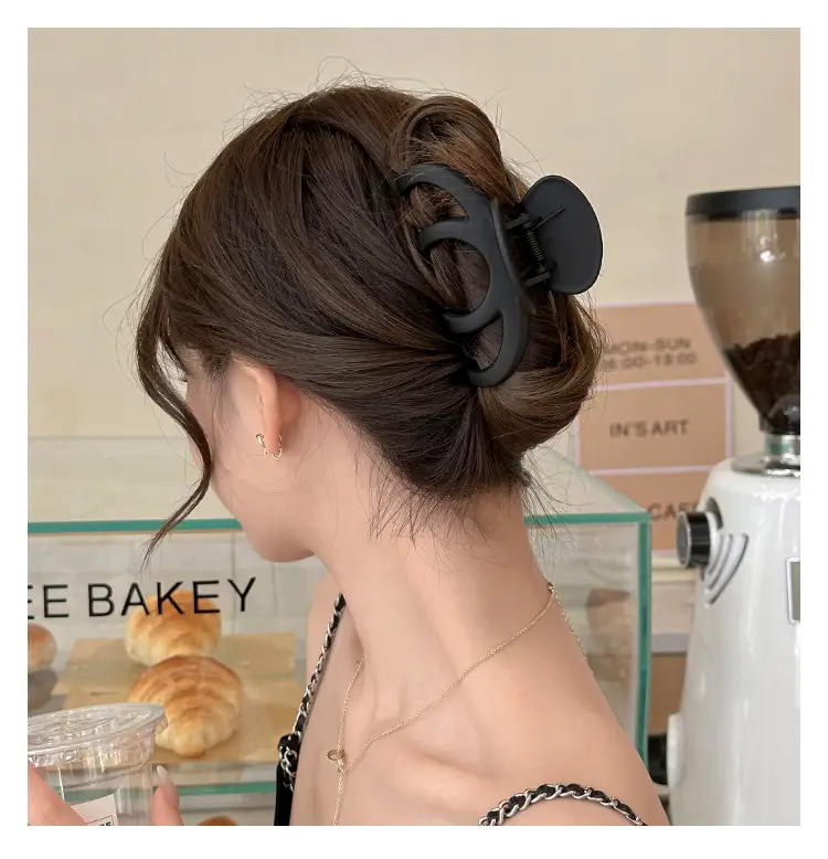 Black Large Shark Hair Clip for Women's Back Head Updo — feature 10