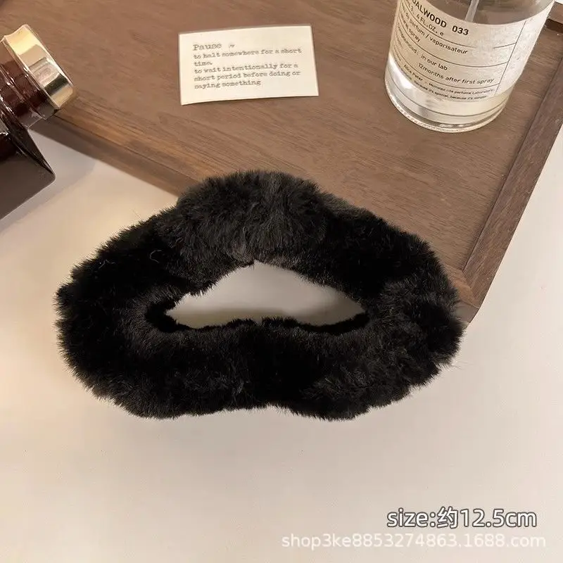Plush Clip for Winter Hairpin Black Brown Large - Image 11