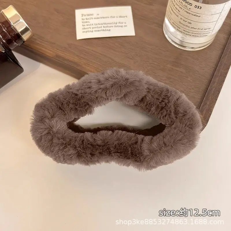 Plush Clip for Winter Hairpin Black Brown Large - Image 12