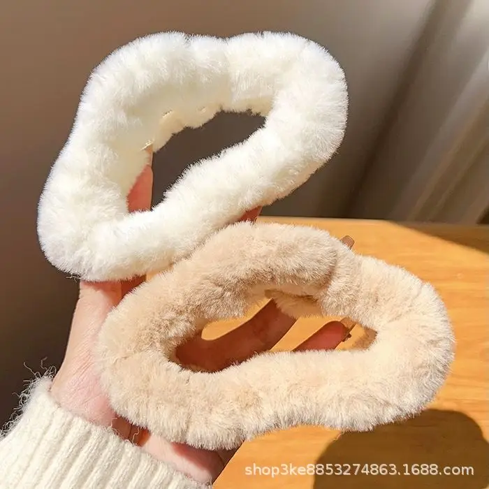 Plush Clip for Winter Hairpin Black Brown Large - Image 6
