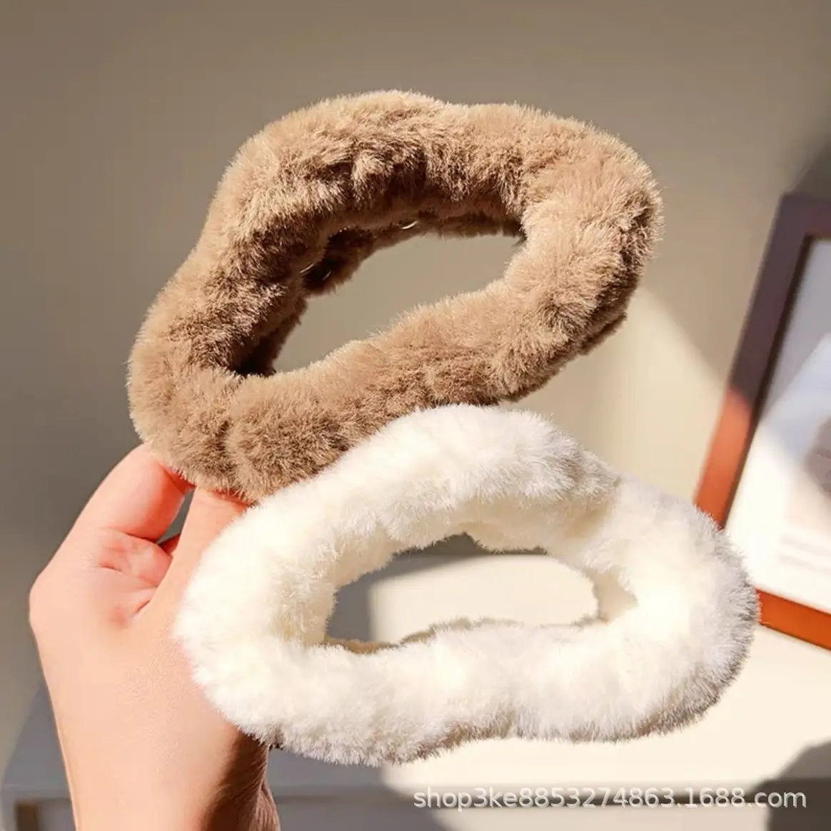 Plush Clip for Winter Hairpin Black Brown Large - Image 7