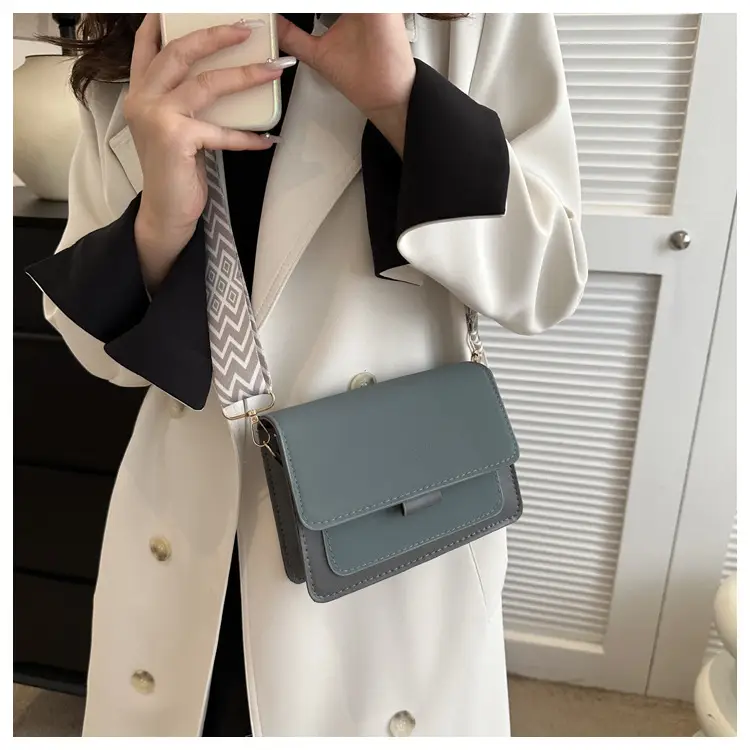 Black K-Style Women's Shoulder Bag 2023 — feature 12