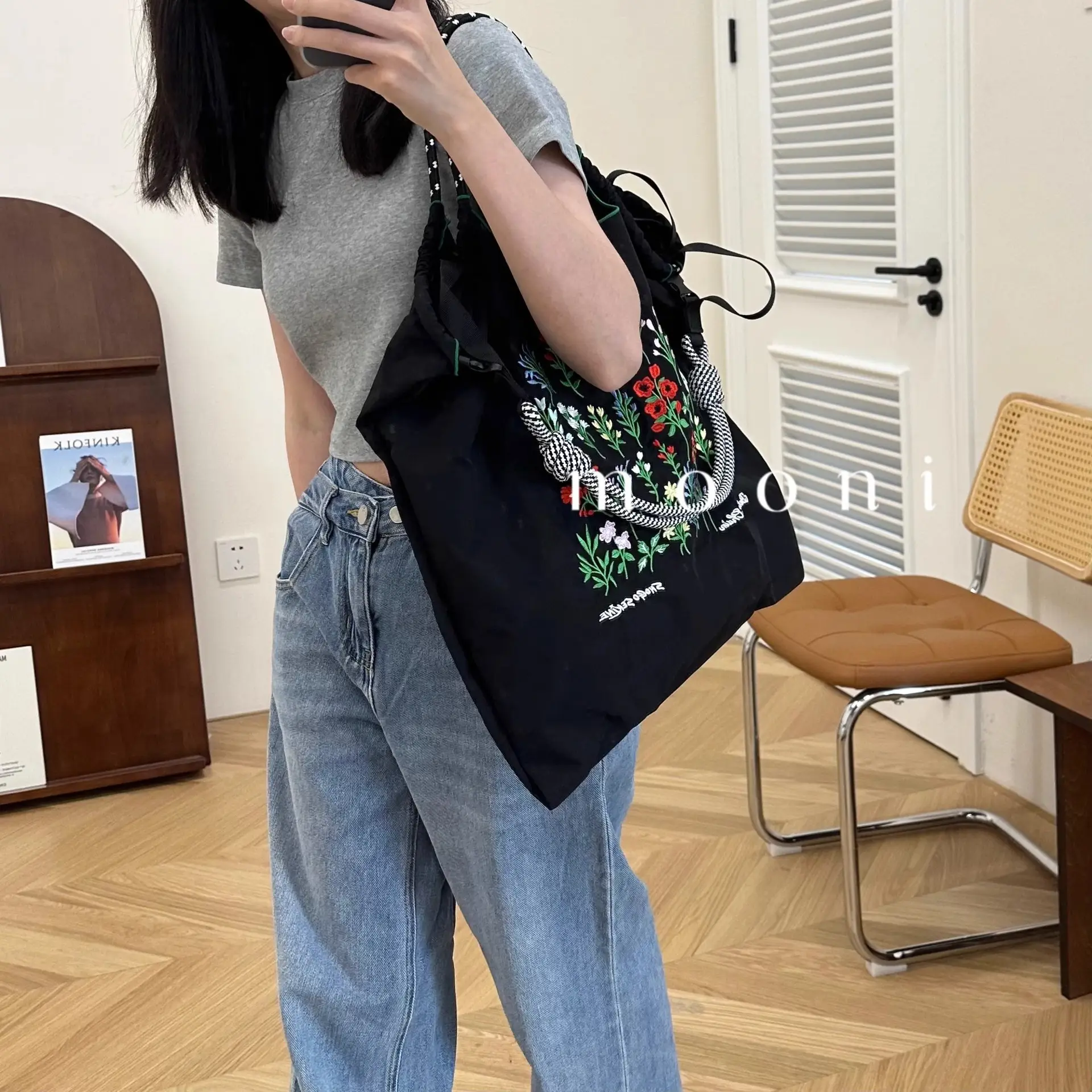 Japanese Style Embroidered Ball Chain Bag — feature 7