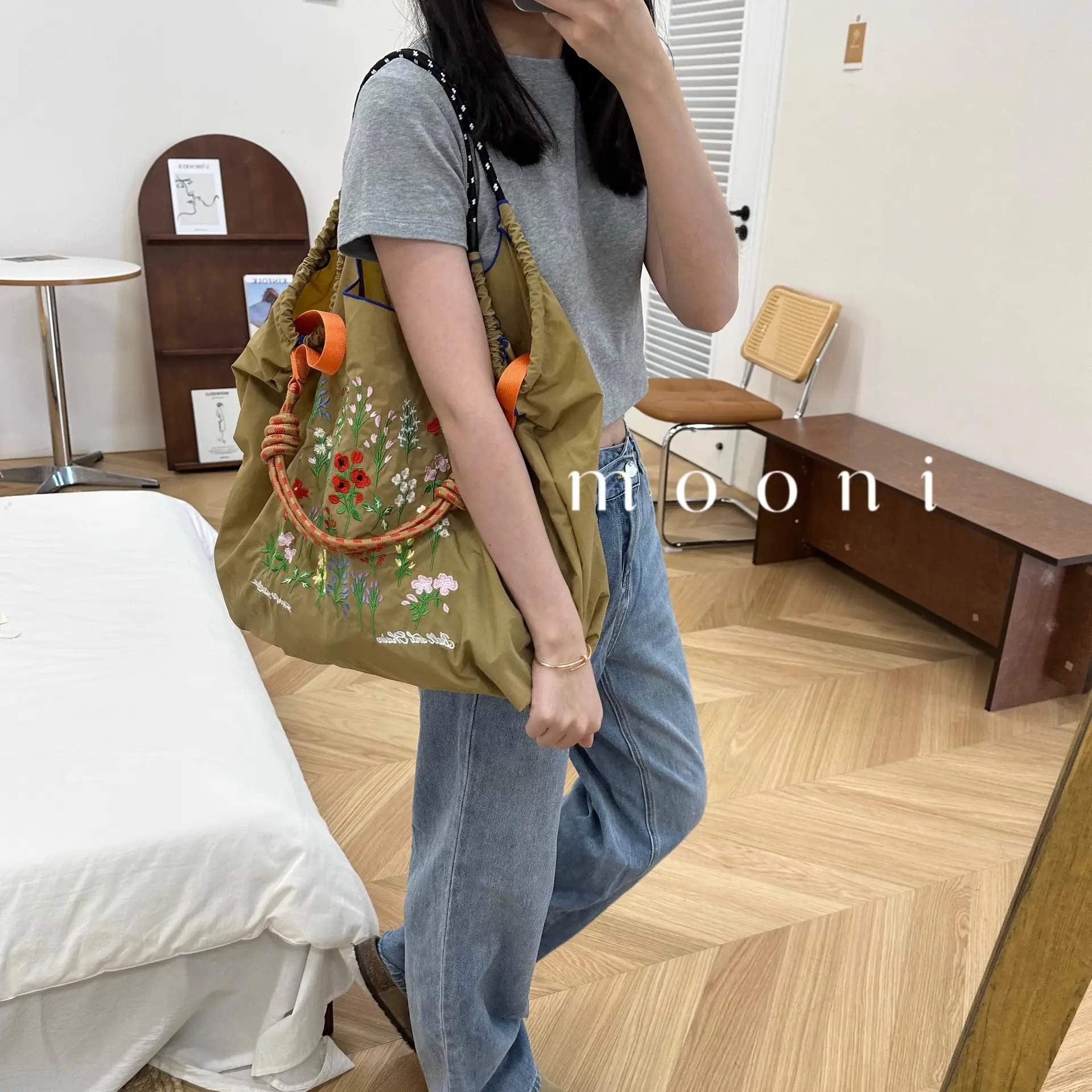 Japanese Style Embroidered Ball Chain Bag — feature 8