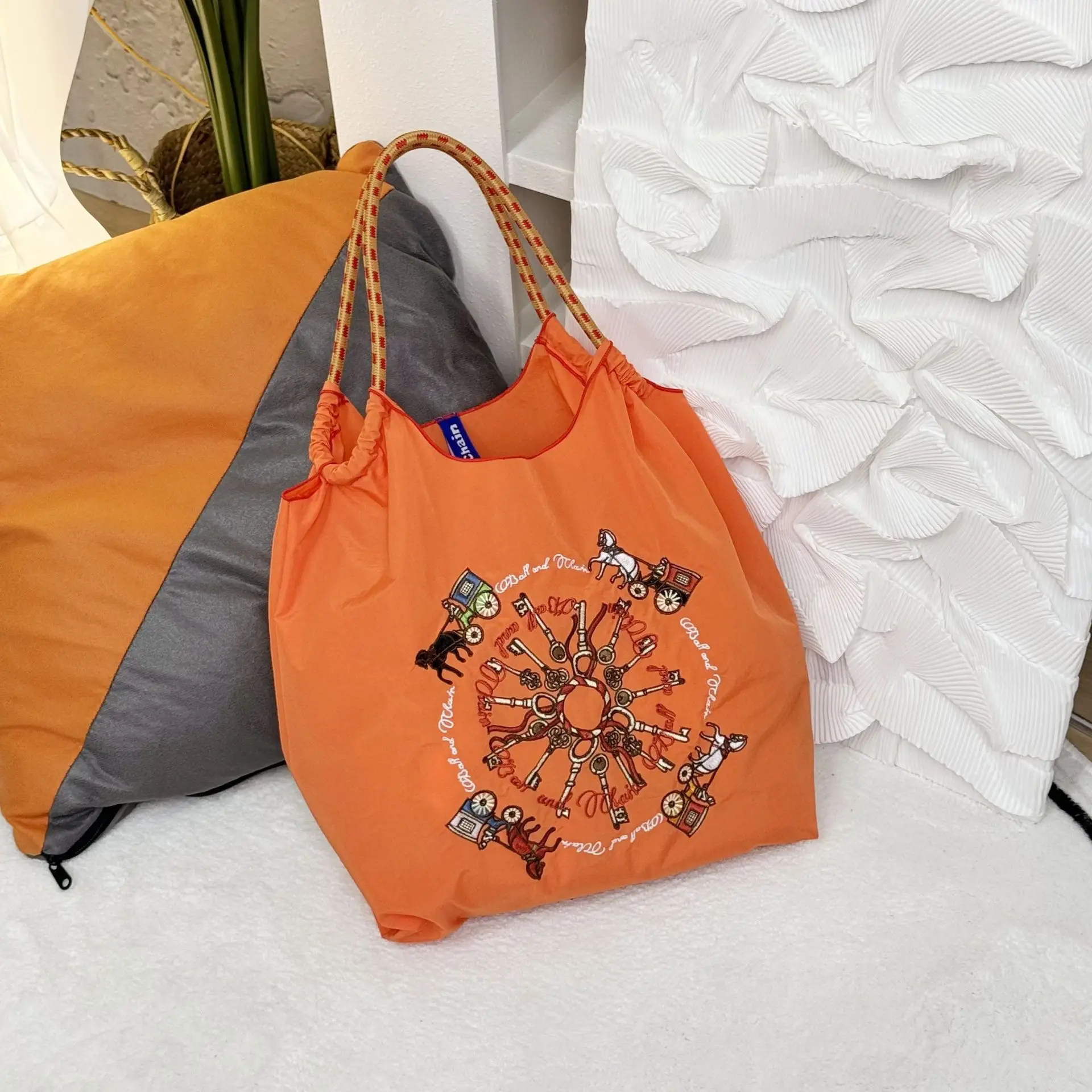 Orange·key carriage