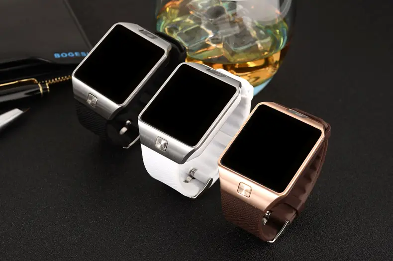 Cross-border foreign trade DZ09 multi-function smart watch can be inserted card to take photos Internet calls phone watch — feature 4