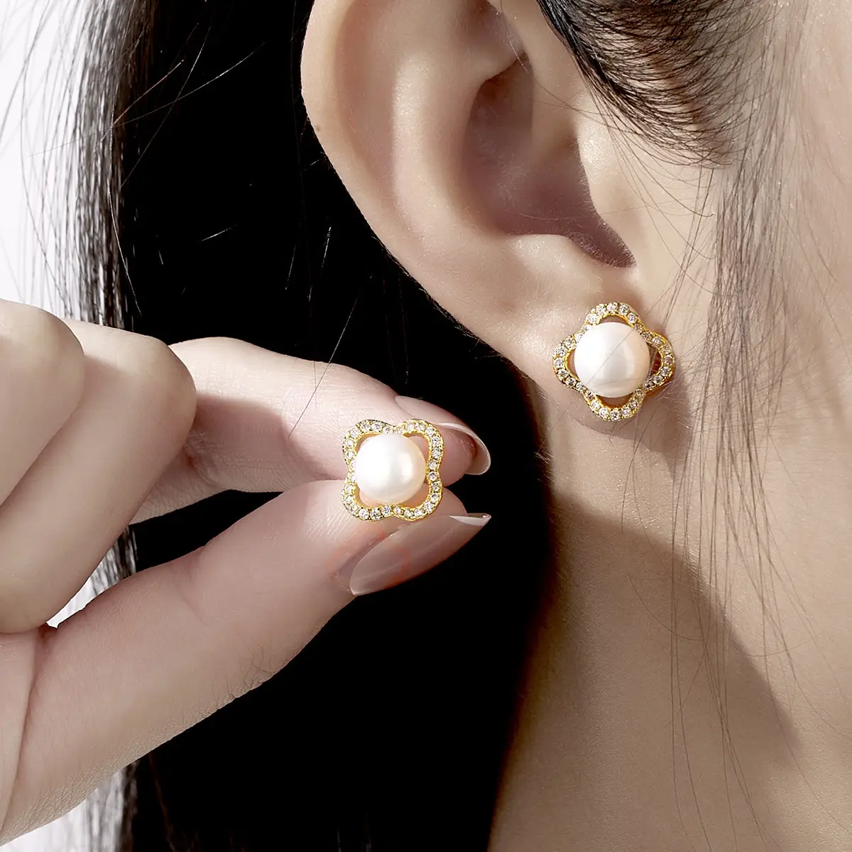 Classic Four-Leaf Clover Pearl Earrings with Full Diamonds - Image 8