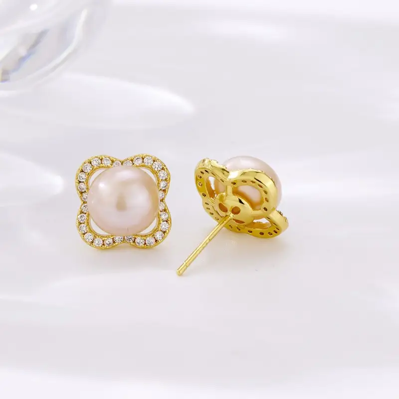 Classic Four-Leaf Clover Pearl Earrings with Full Diamonds — feature 10