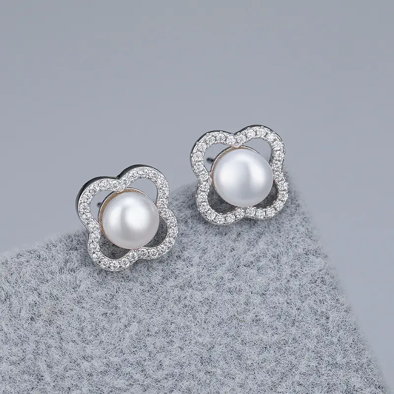 Classic Four-Leaf Clover Pearl Earrings with Full Diamonds — feature 12