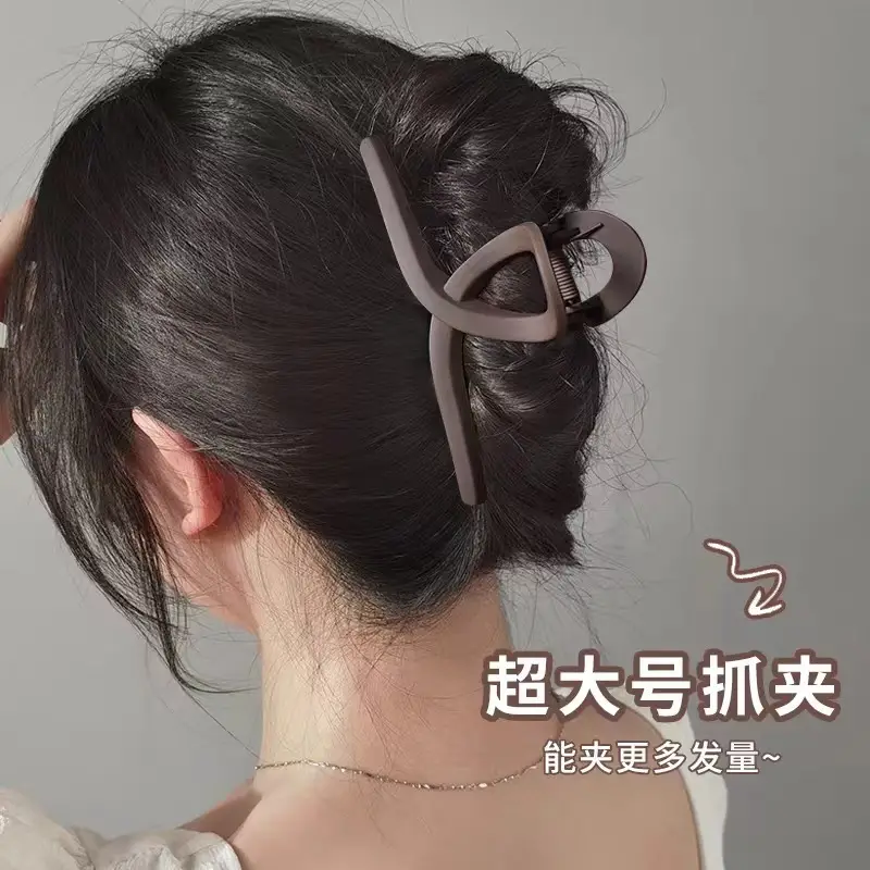 13cm Matte Claw Clip for Back of Head — feature 4