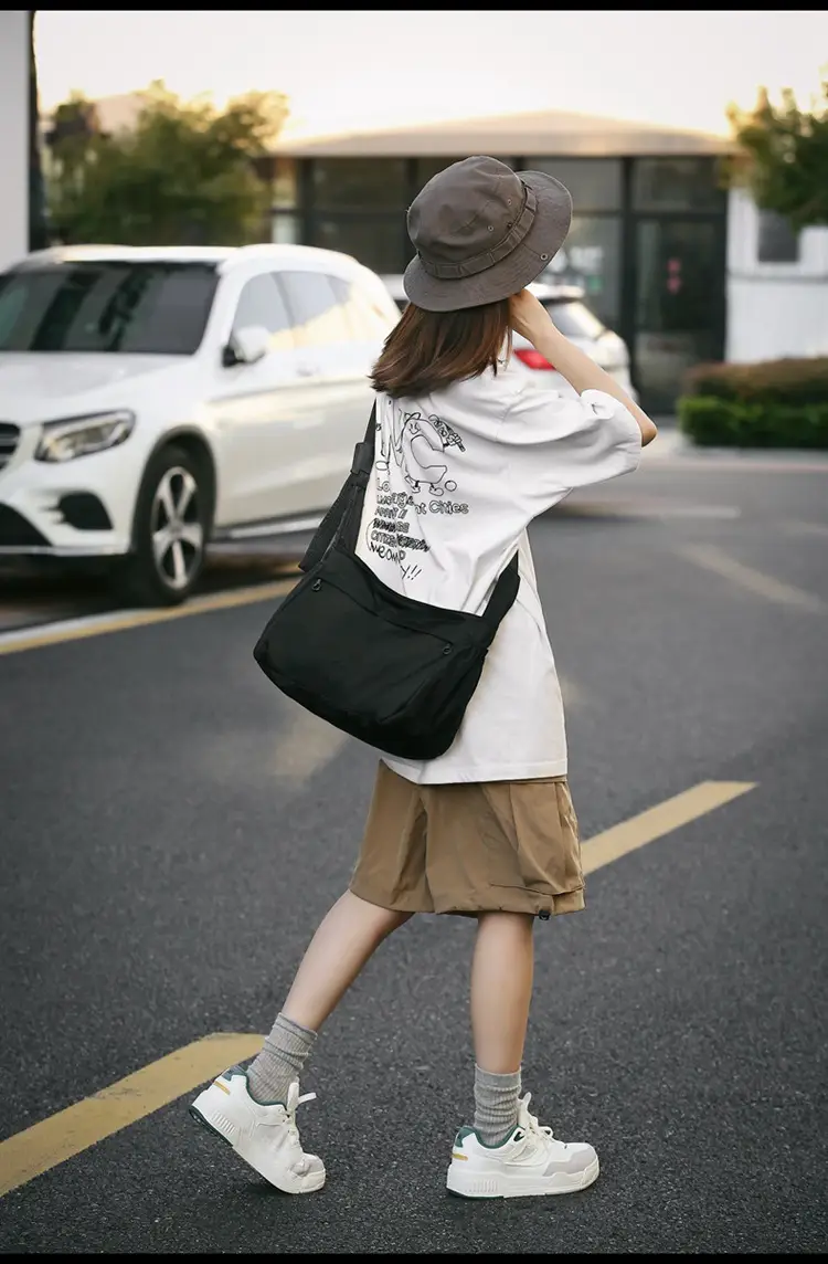 Waterproof Nylon Messenger Bag Orange Large Capacity — feature 22