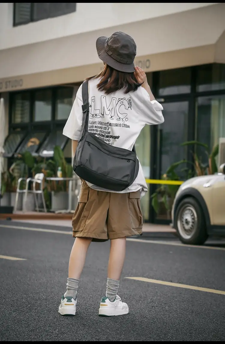 Waterproof Nylon Messenger Bag Orange Large Capacity — feature 28