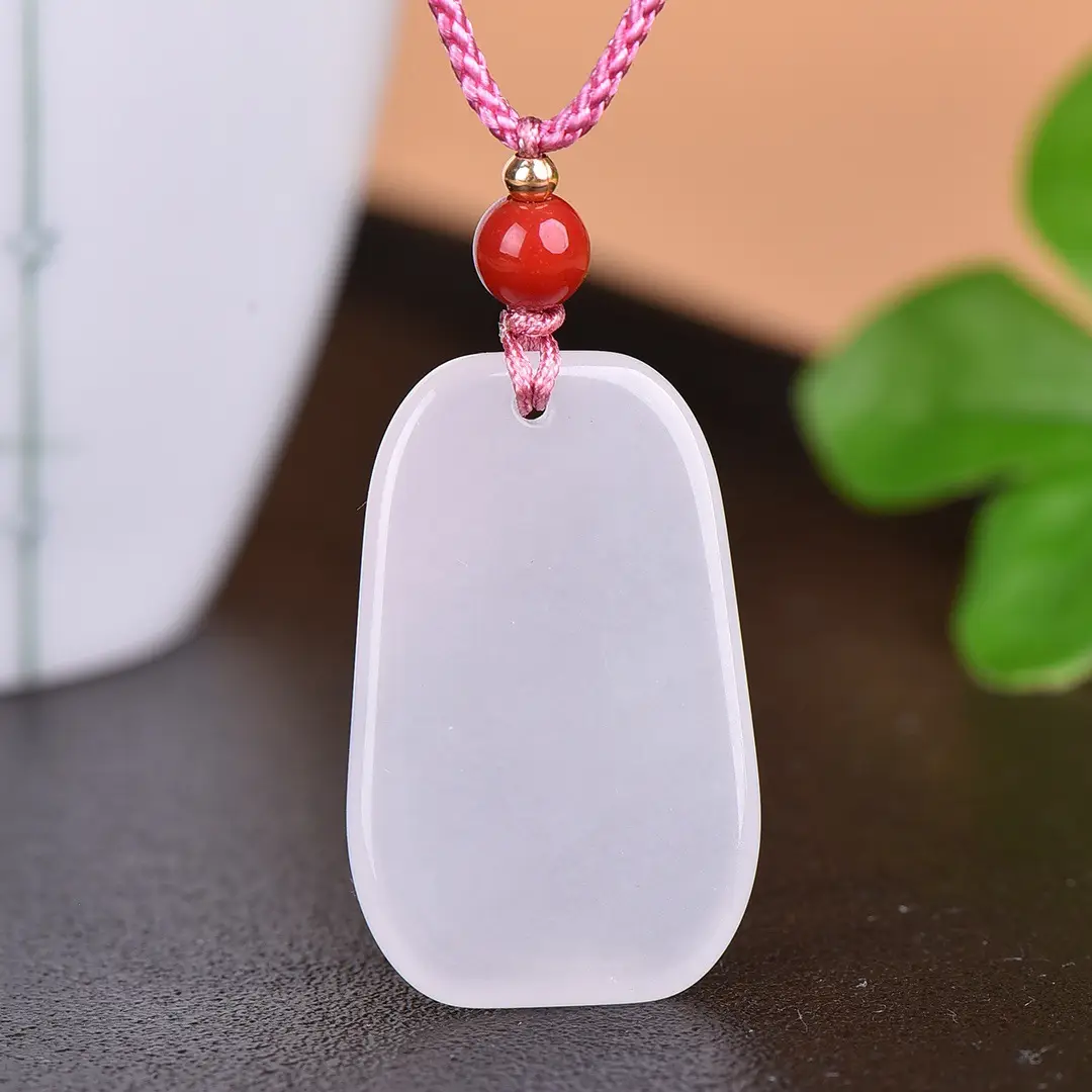 Jade Beaming Pendant with Gold Plating Red Bracelet — feature 7