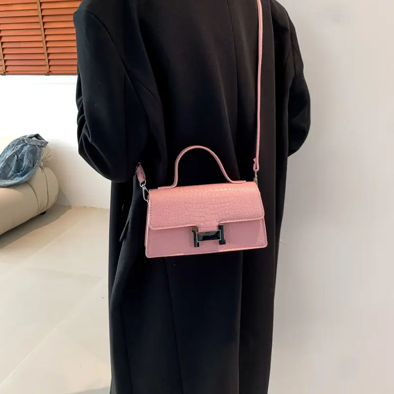 Black H-Logo Shoulder Bag for Women - Image 10