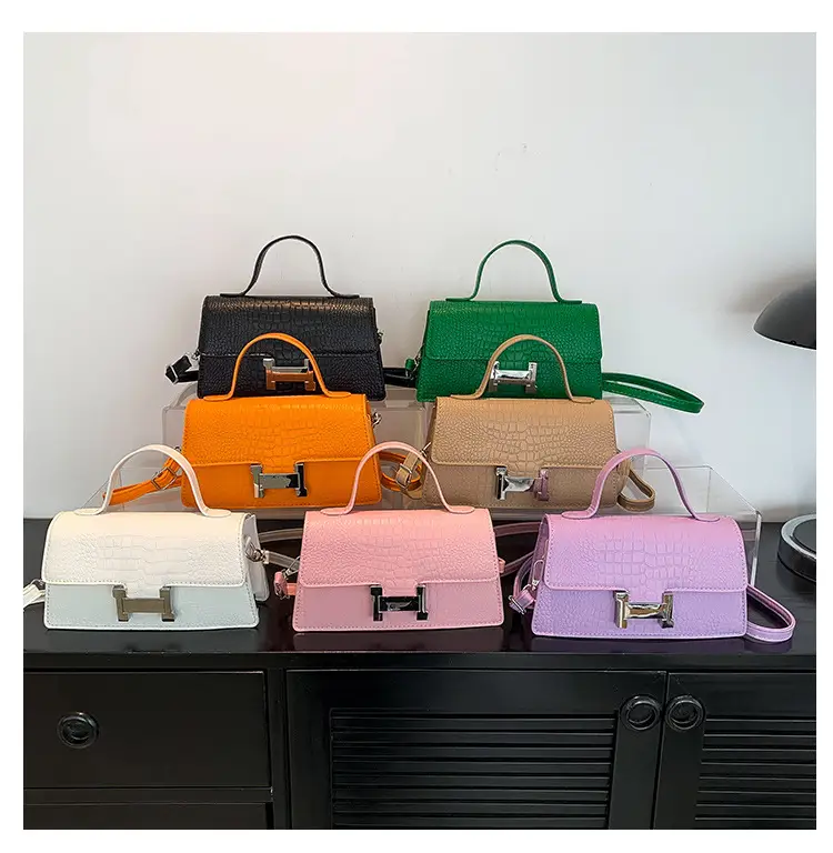 Black H-Logo Shoulder Bag for Women — feature 30