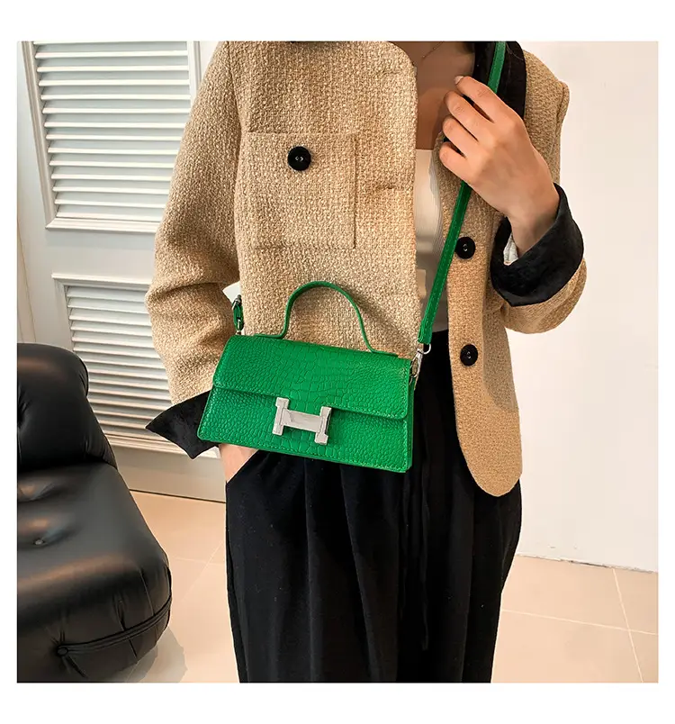 Black H-Logo Shoulder Bag for Women — feature 9