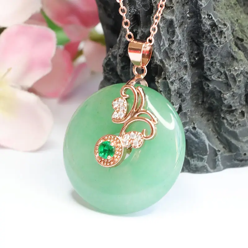 Green Aventurine Pendant Necklace with Emerald Gemstone - Image 4