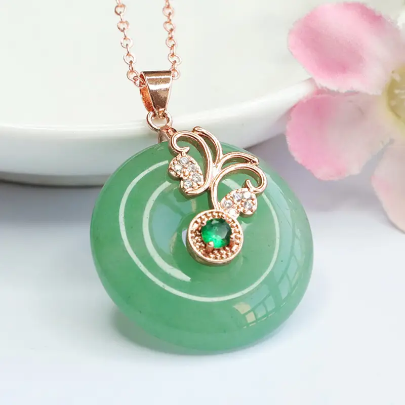 Green Aventurine Pendant Necklace with Emerald Gemstone — feature 6