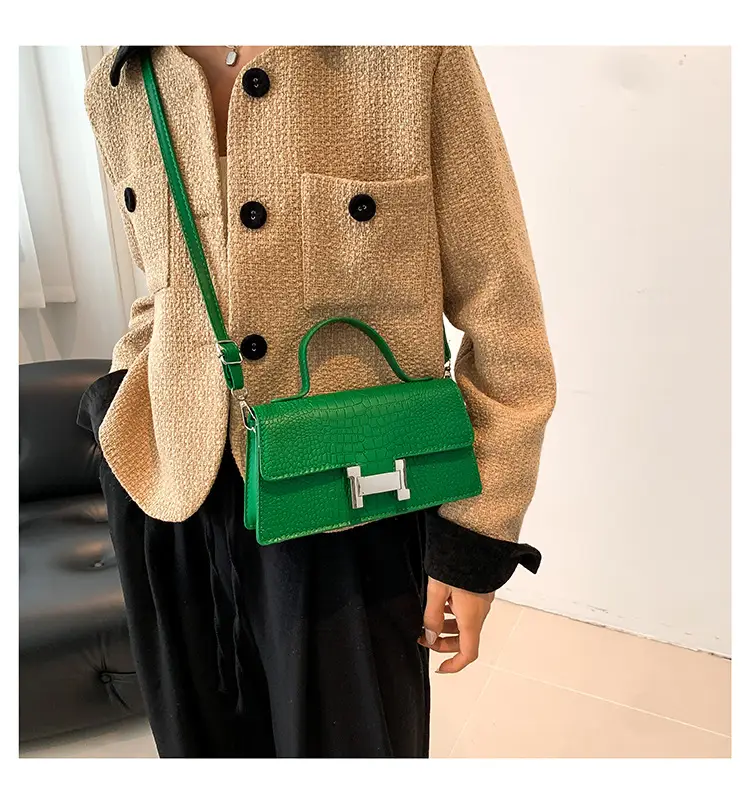 Women Crocodile Bag Beige Square Shoulder Crossbody 2023 — feature 12
