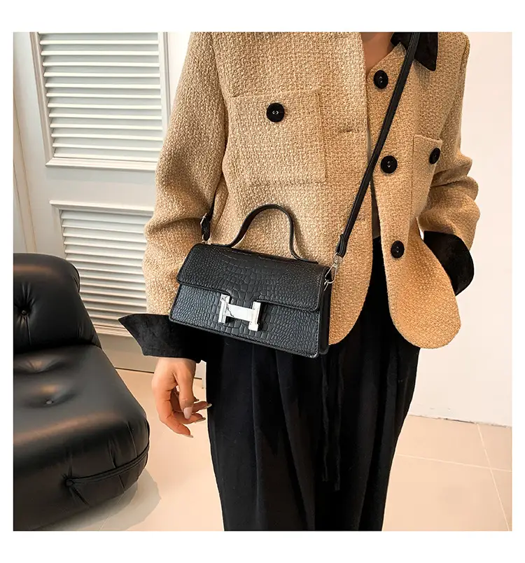 Women Crocodile Bag Beige Square Shoulder Crossbody 2023 — feature 14
