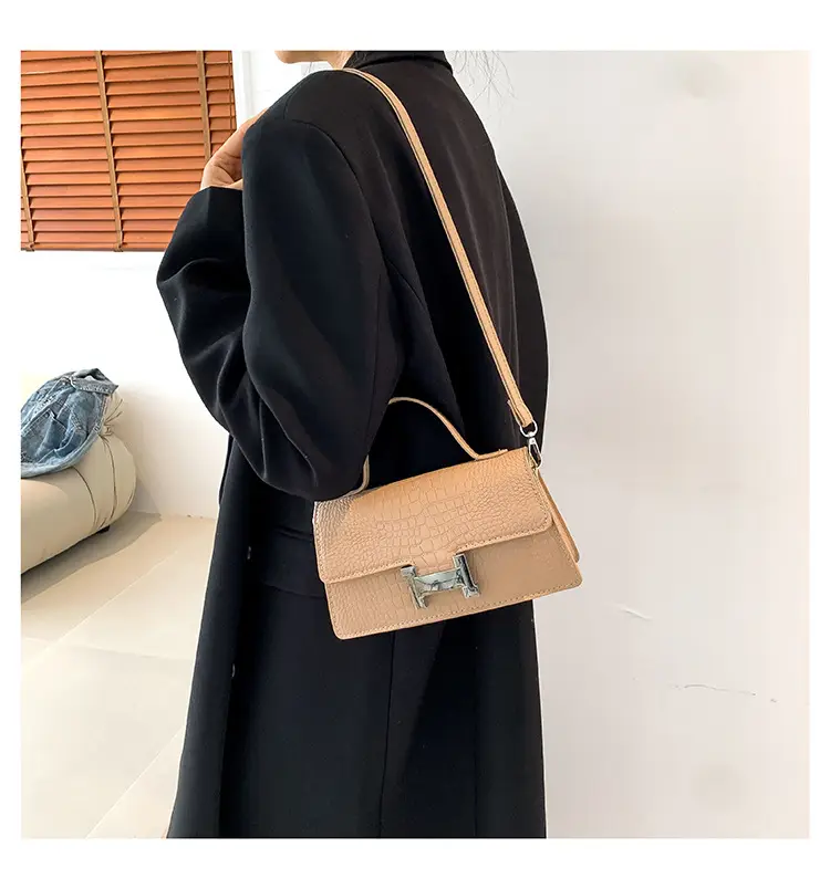 Women Crocodile Bag Beige Square Shoulder Crossbody 2023 — feature 24