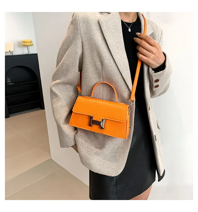 Women Crocodile Bag Beige Square Shoulder Crossbody 2023 — feature 26