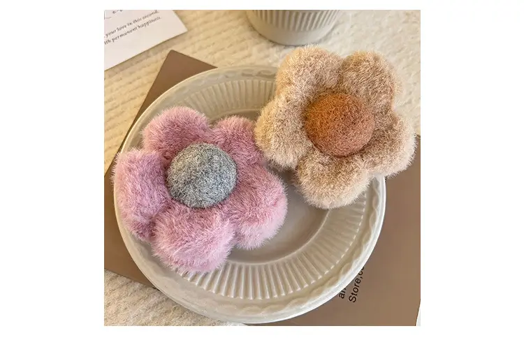 Sweet Pink Flower Hairpin for Women Winter Grip Clip — feature 1