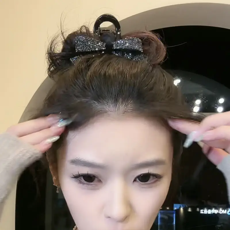 Black Crystal Bow Hair Clip with Diamond Bow — feature 6