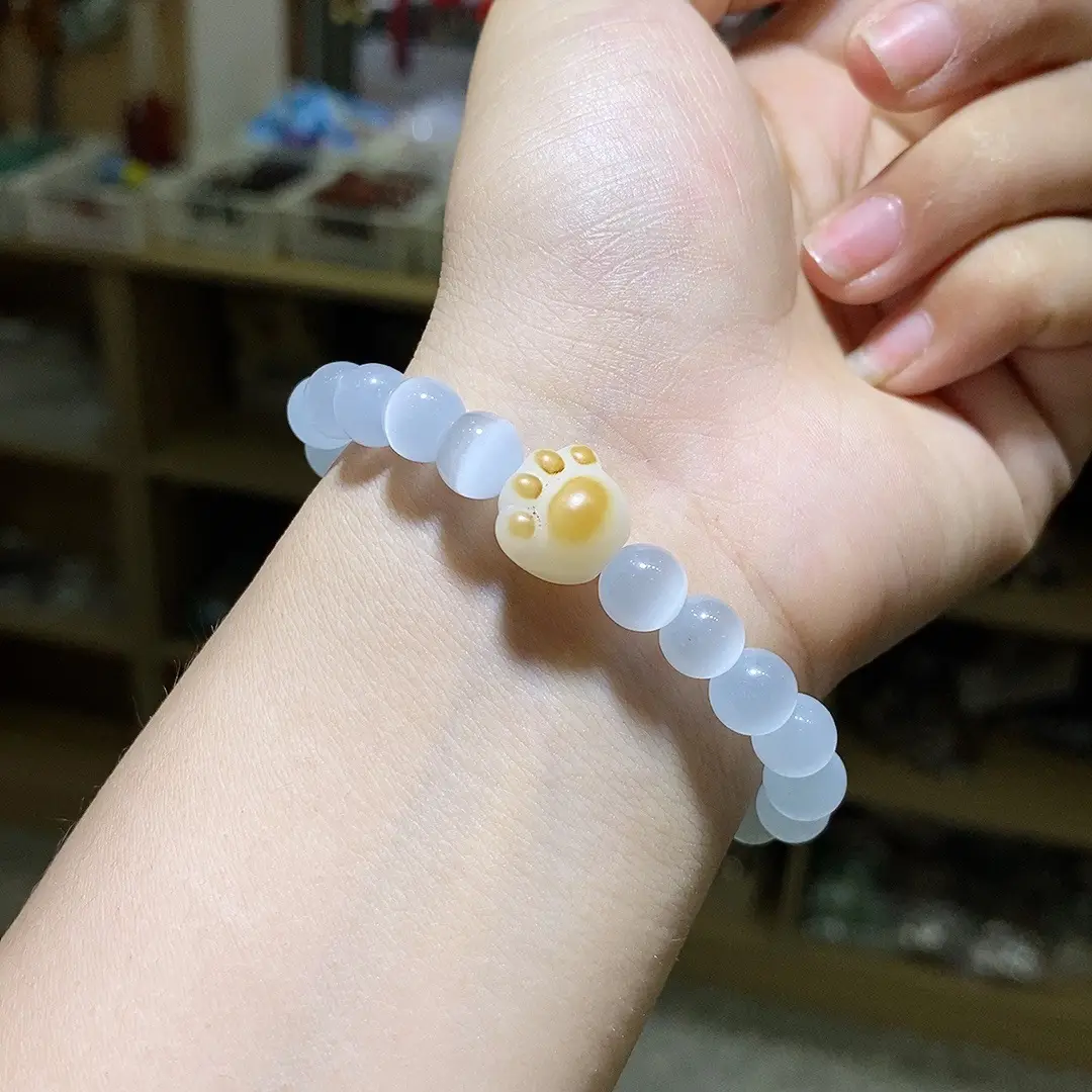 White Cat's Eye Bracelet with Cat Claw Pendant - Image 4
